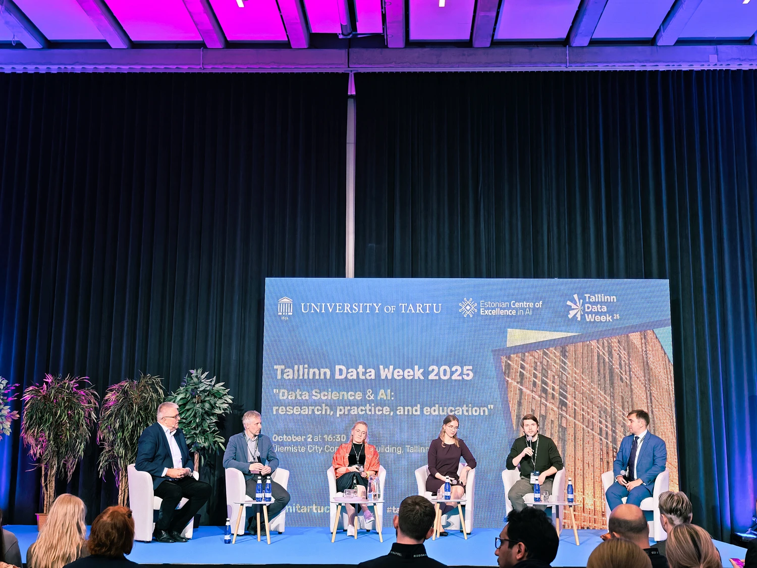Tallinn Data Week 2025: paneel „Data Science & AI: research, practice, and education” Ülemiste City laval; kuus arutlejat. Anti Soosaar.